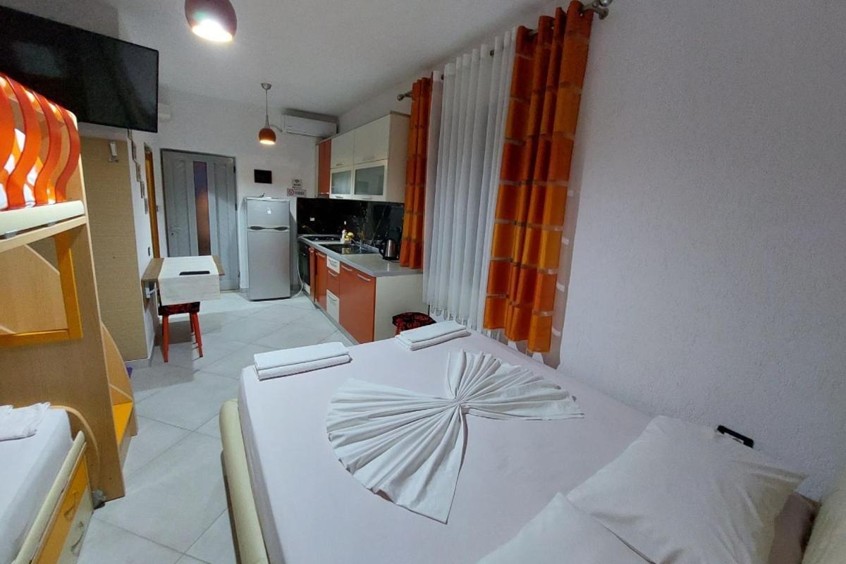Villa Heljos Apartaments Avlonya Dış mekan fotoğraf