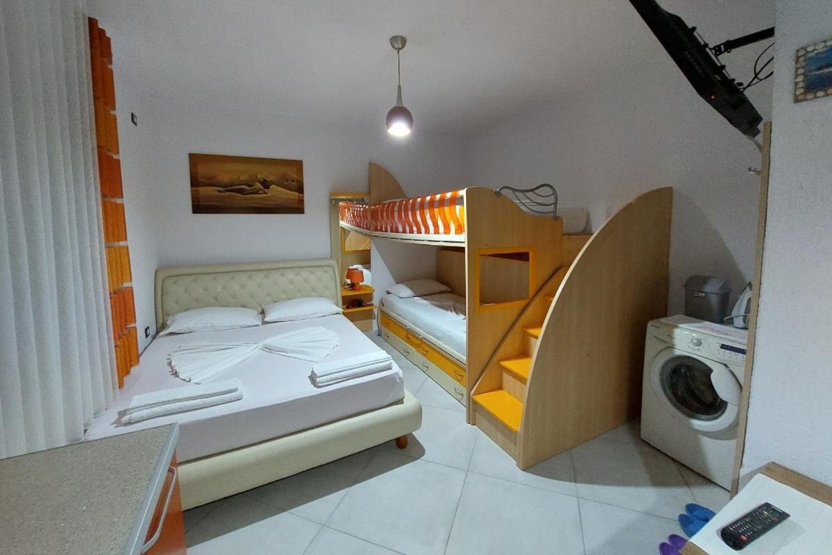Villa Heljos Apartaments Avlonya Oda fotoğraf
